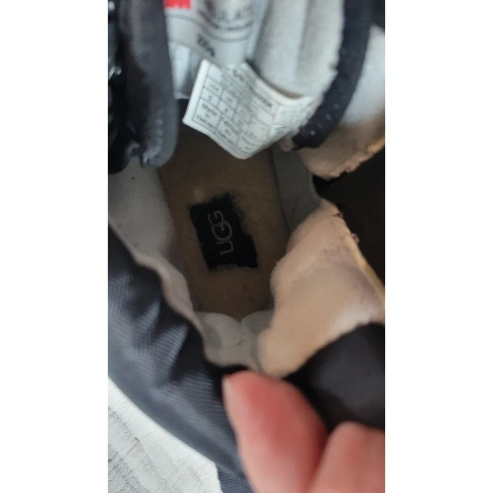 UGG Kids Turlock WP Boots 5 Big Kid –‎ Waterproof Suede 200g Insulate